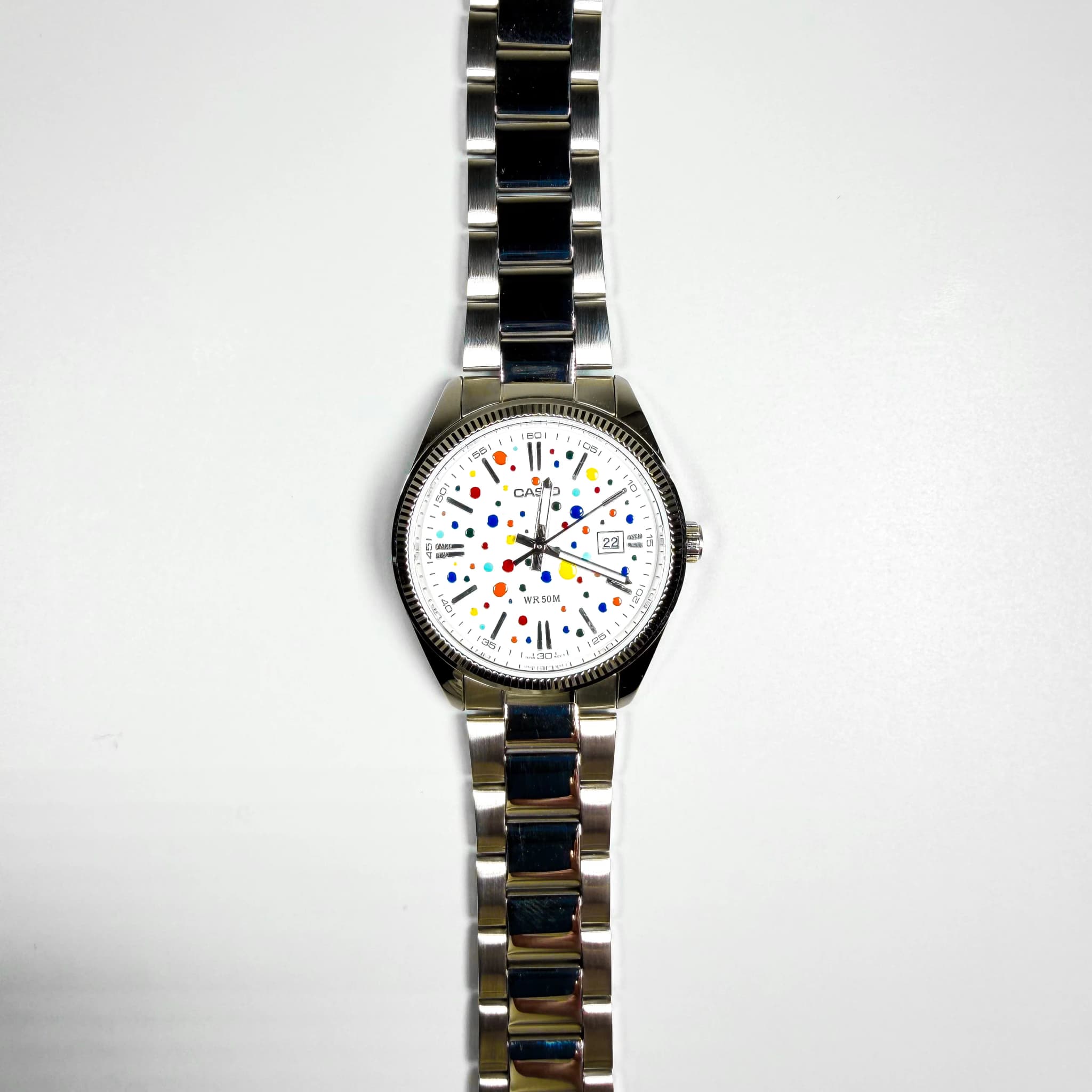 Chroma playful dots on clean white dial